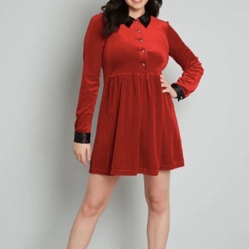 ModCloth Is it Wednesday Yet? Red Velvet Skull Button Mini Dress-Size 1X-Gothic